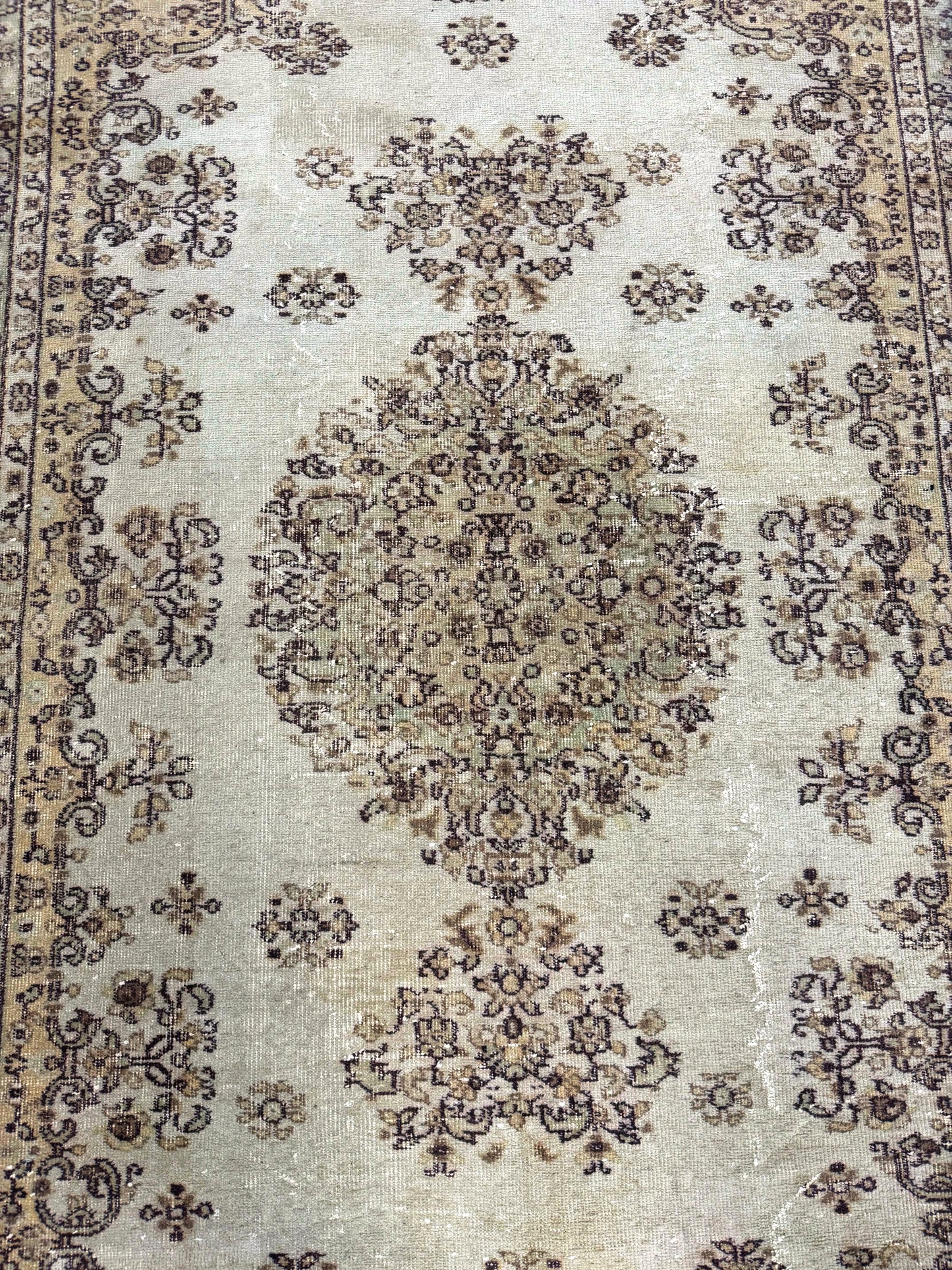 Artisan Angelina  Lt.Rose Ivory Vintage Knotted Rug