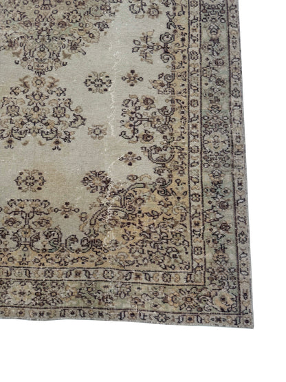 Artisan Angelina  Lt.Rose Ivory Vintage Knotted Rug