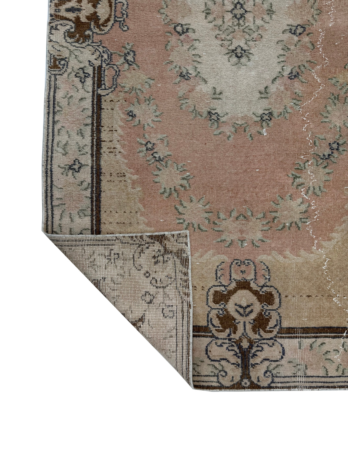 Side profile of the Artisan Angelina rug highlighting the low pile and artisan craftsmanship