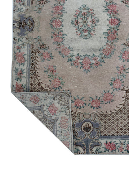 Full view of the 30-40 year old Artisan Angelina Turkish rug from Atlanta Designer Rugs
