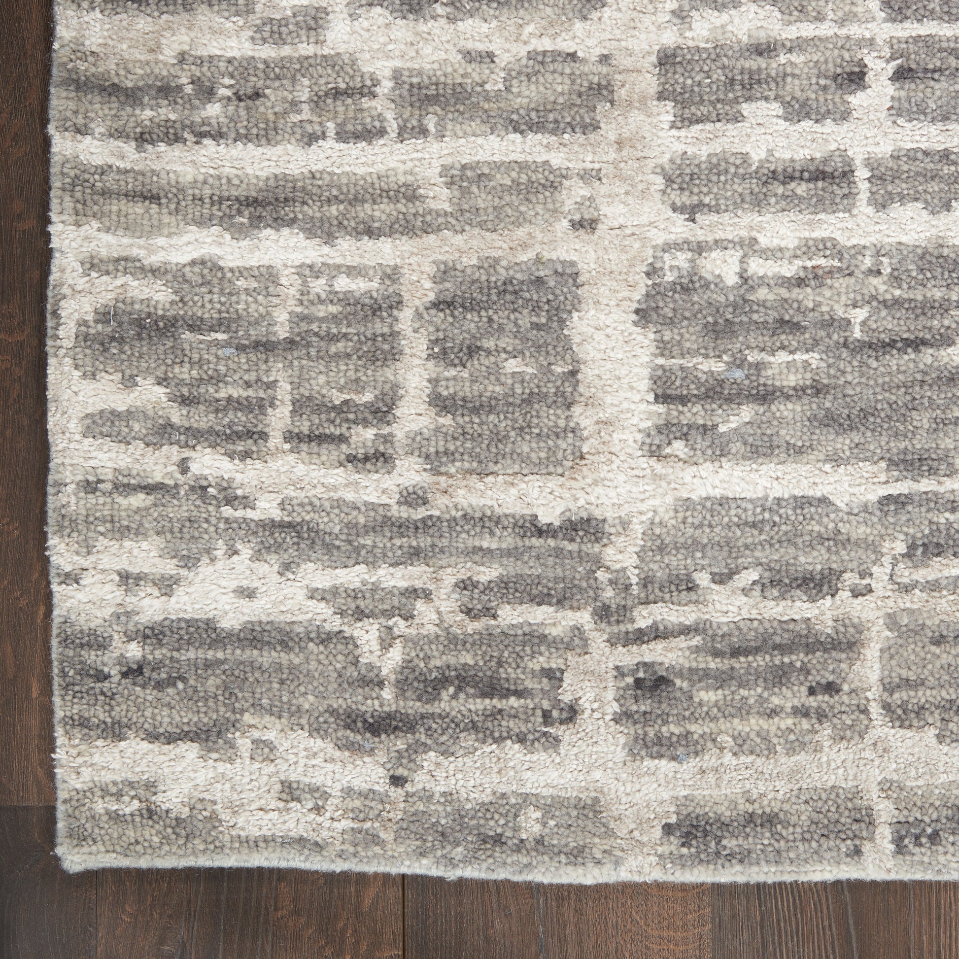 Nourison Home Luna  Grey Silver  Contemporary