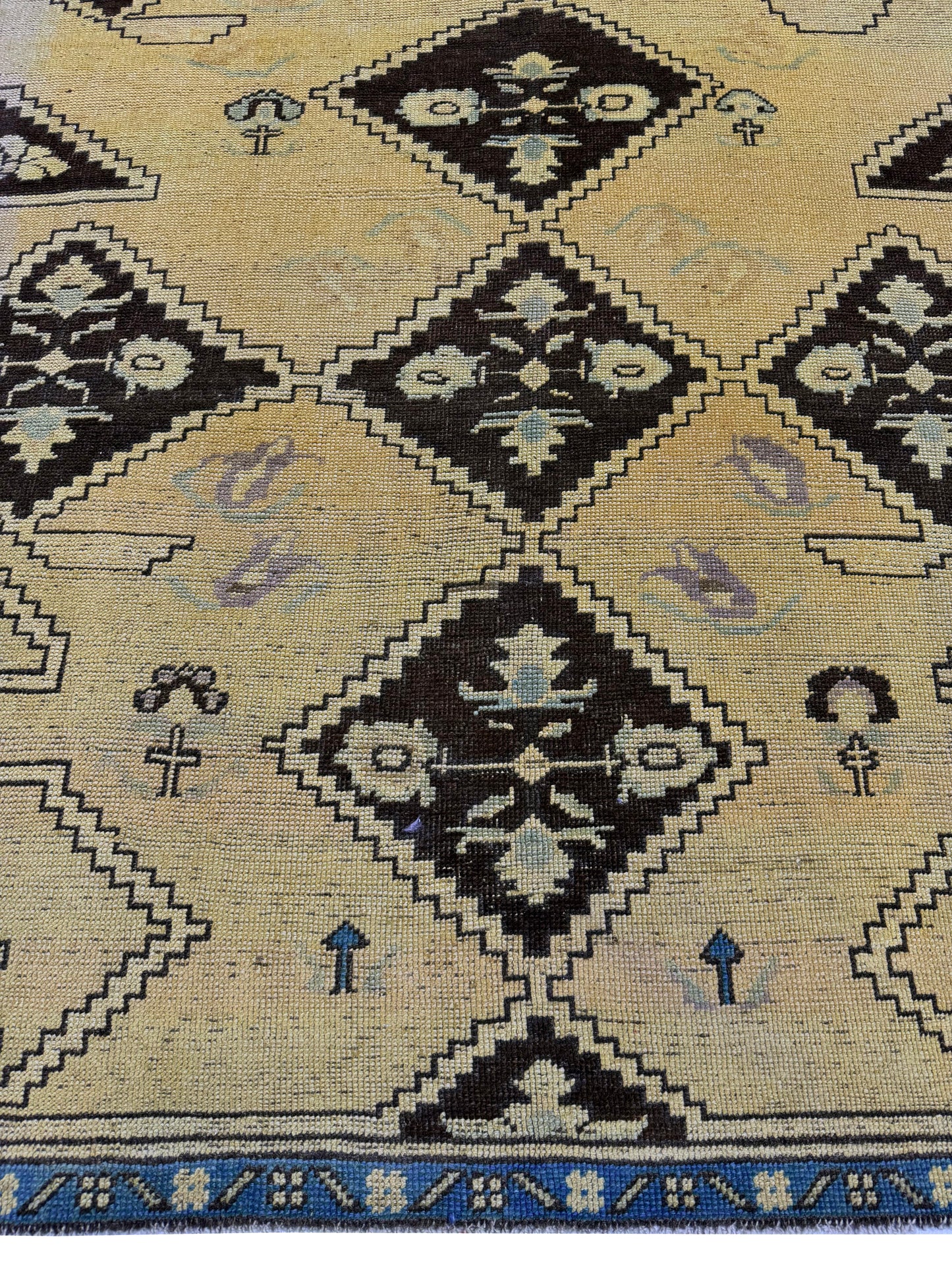 Artisan Angelina Lt.Gold Brown Vintage Knotted Rug