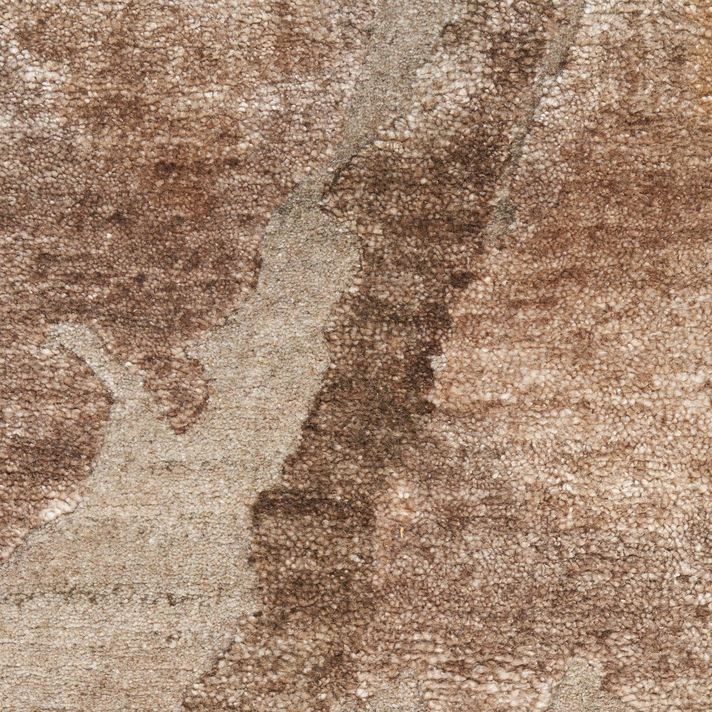 Nourison Home Silk Shadows  Beige Silver  Contemporary