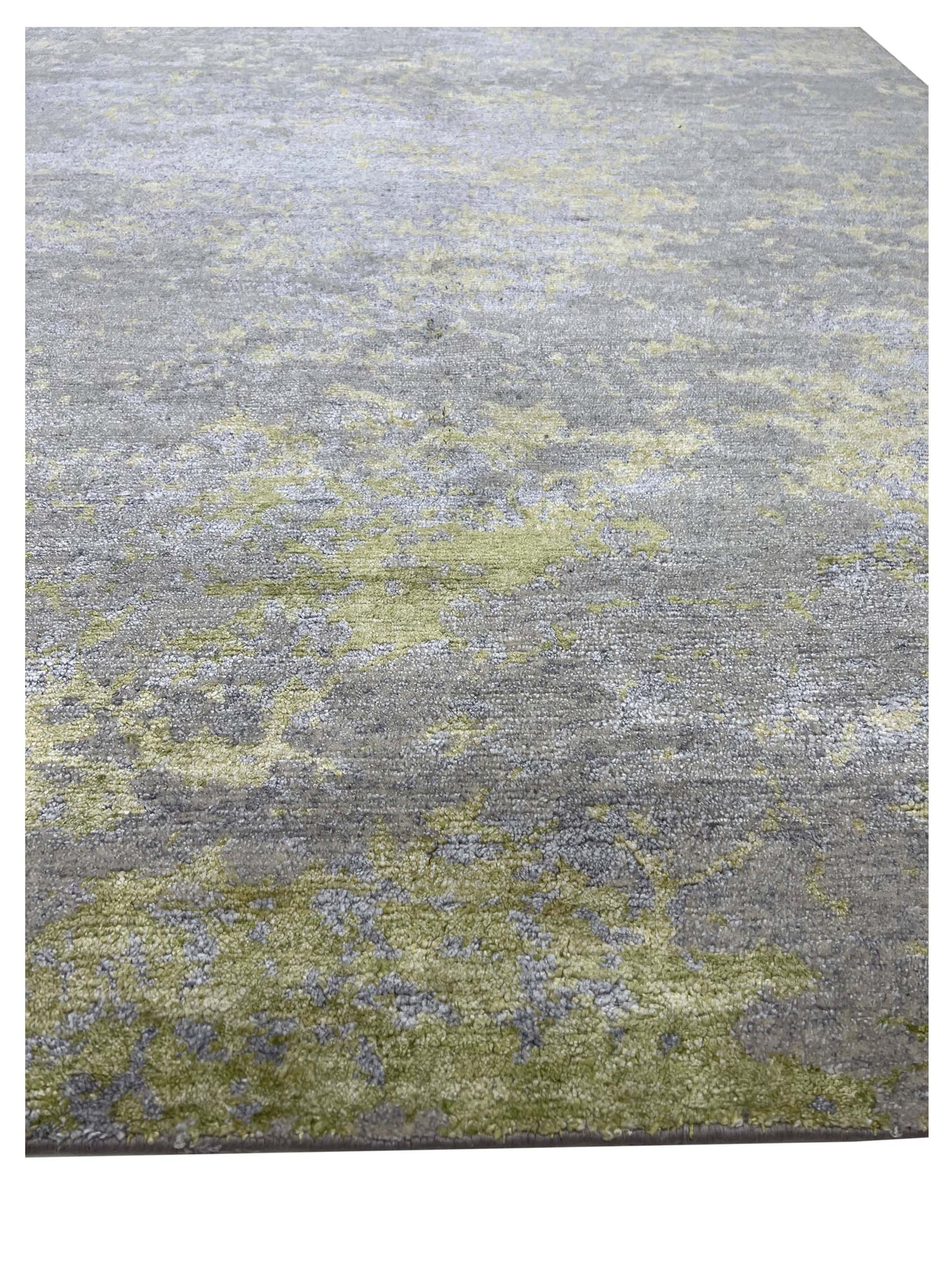 Artisan Toni White Green Knotted Rug