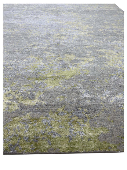 Artisan Toni White Green Knotted Rug