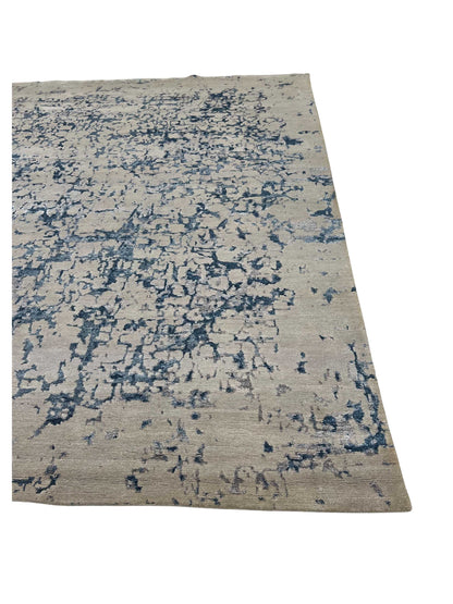 Artisan Toni Silver Blue Knotted Rug