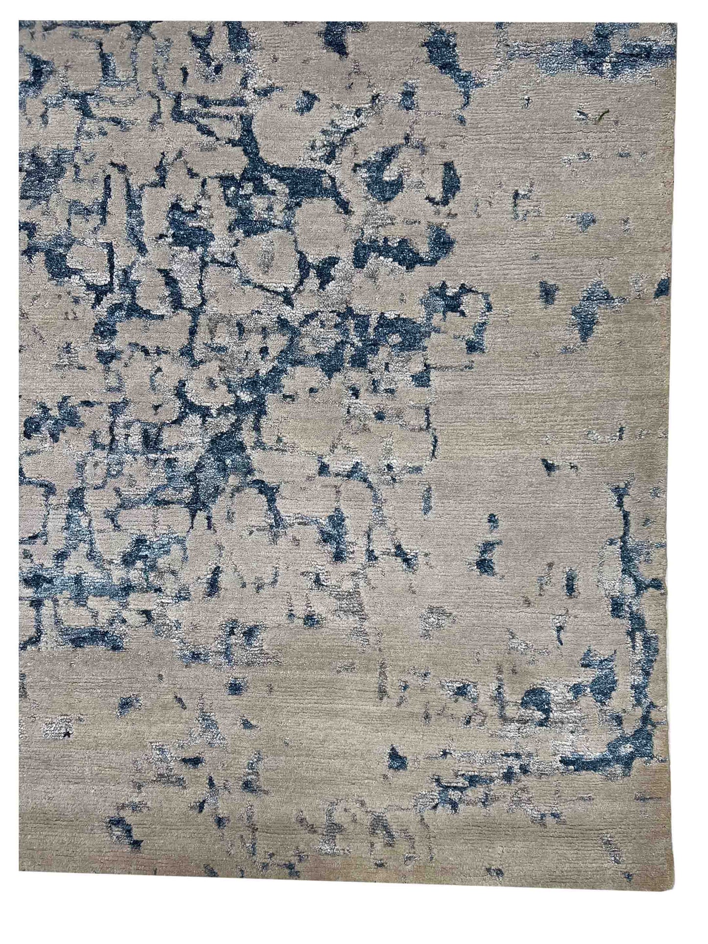 Artisan Toni Silver Blue Knotted Rug