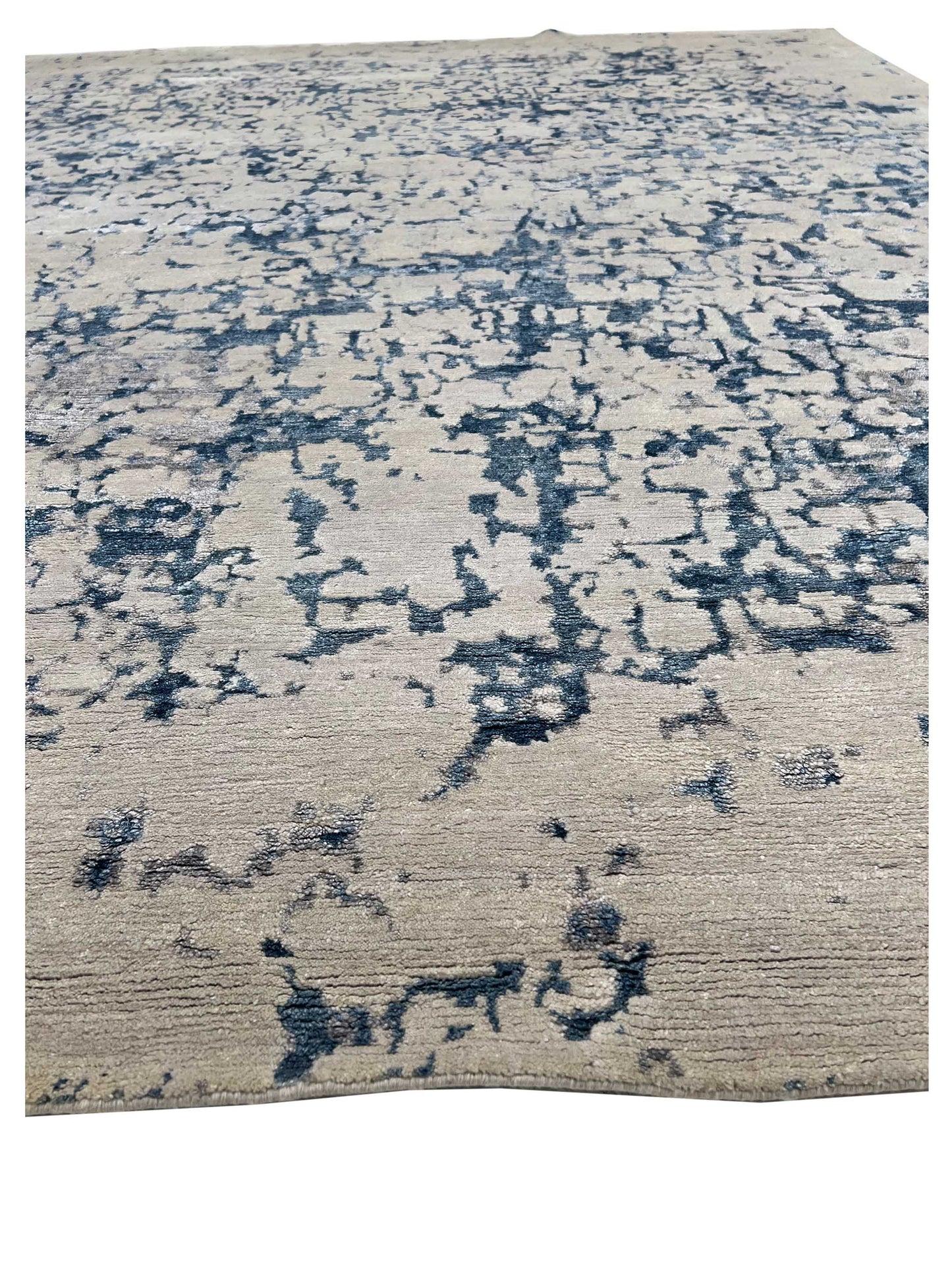 Artisan Toni Silver Blue Knotted Rug