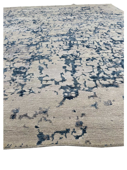Artisan Toni Silver Blue Knotted Rug