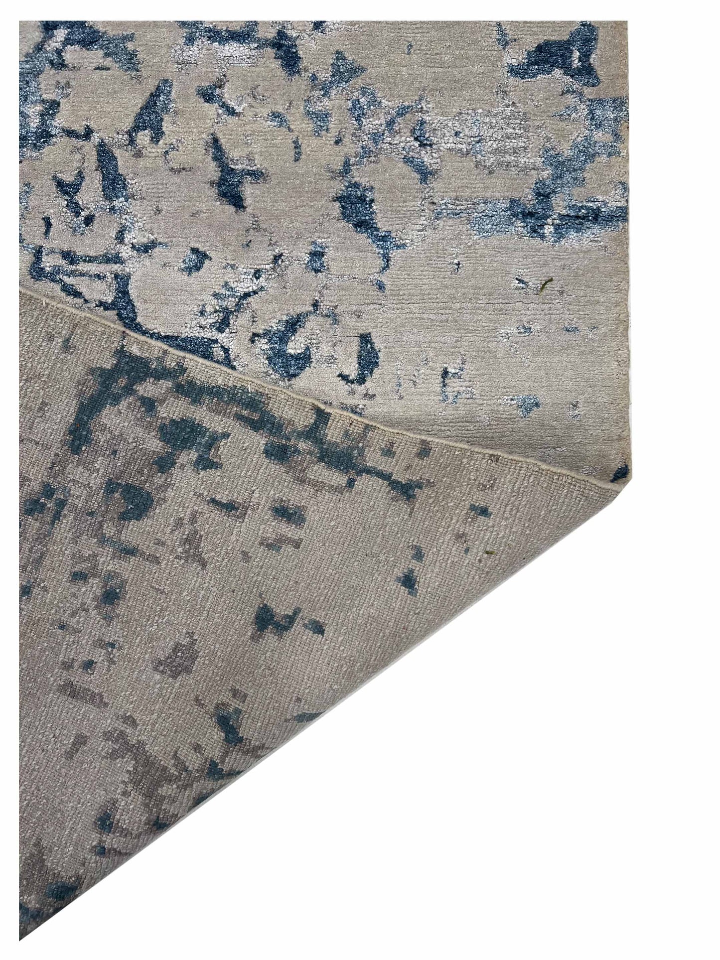 Artisan Toni Silver Blue Knotted Rug