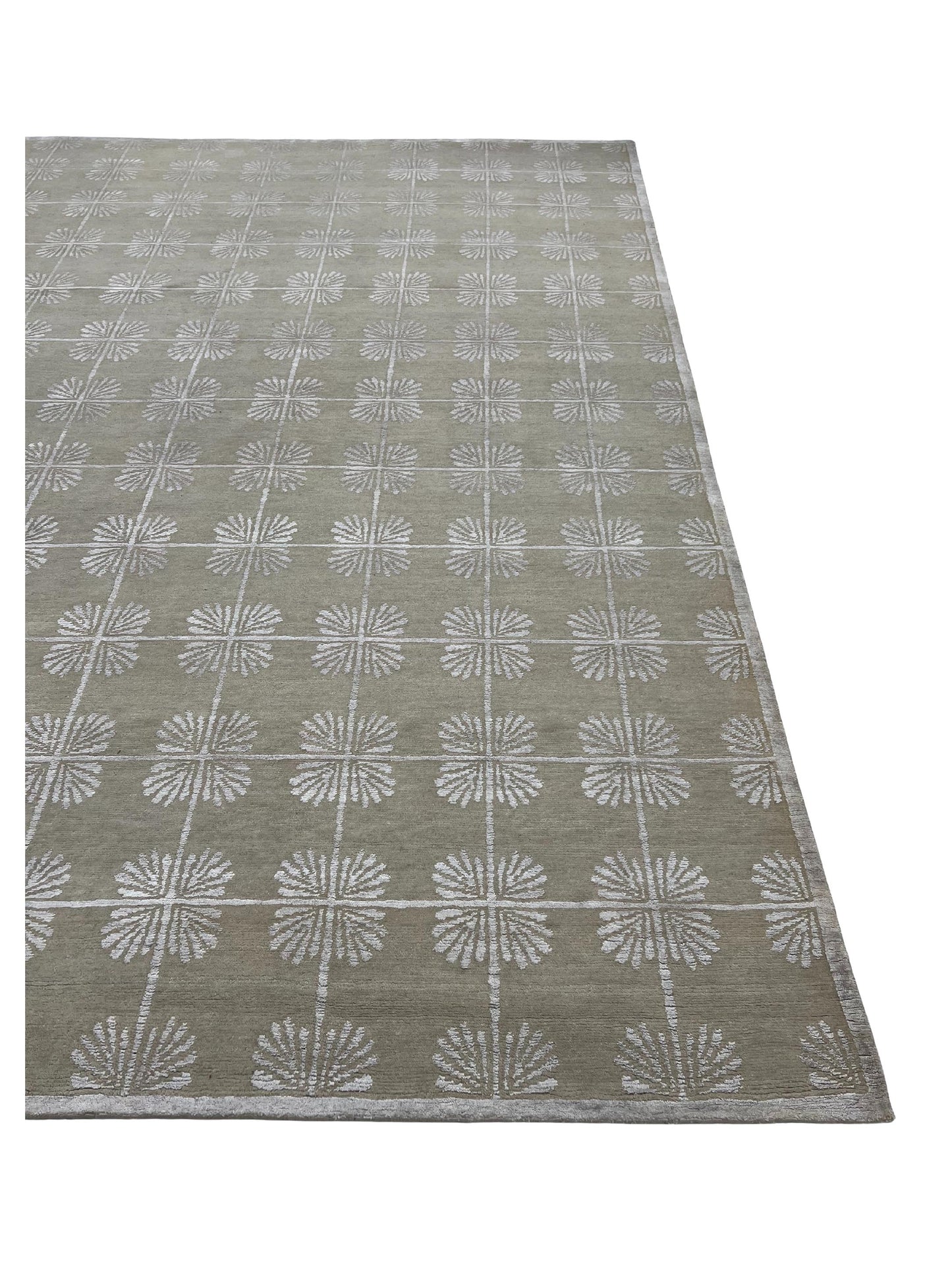 Artisan Toni Beige Silver Knotted Rug