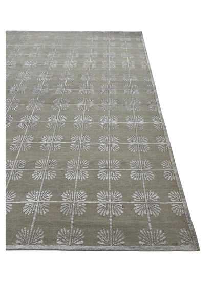 Artisan Toni Beige Silver Knotted Rug