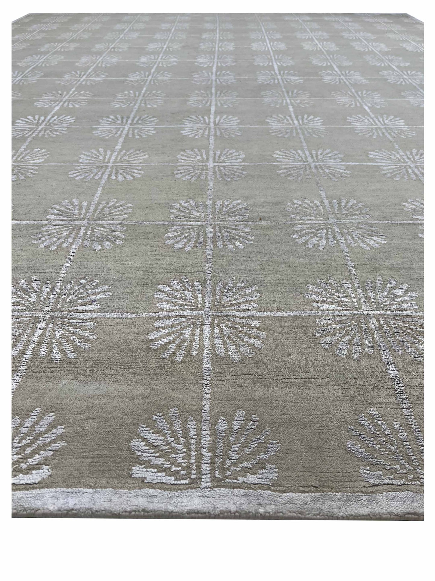 Artisan Toni Beige Silver Knotted Rug