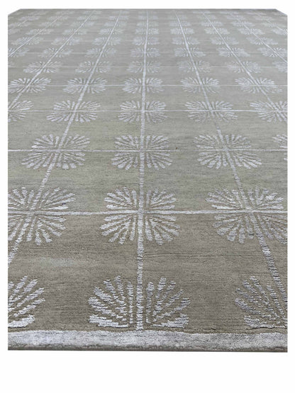 Artisan Toni Beige Silver Knotted Rug