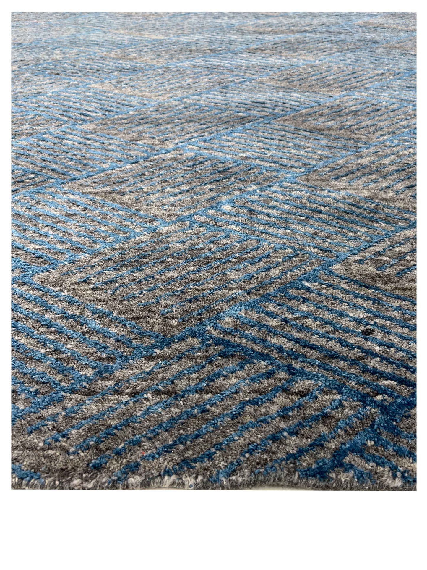 Artisan Velvet White Loom Rug