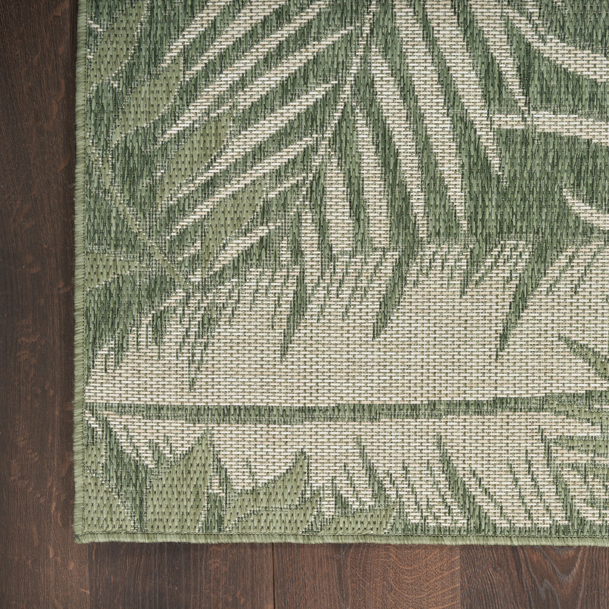 Nourison Home Garden Oasis  Green Ivory  Contemporary