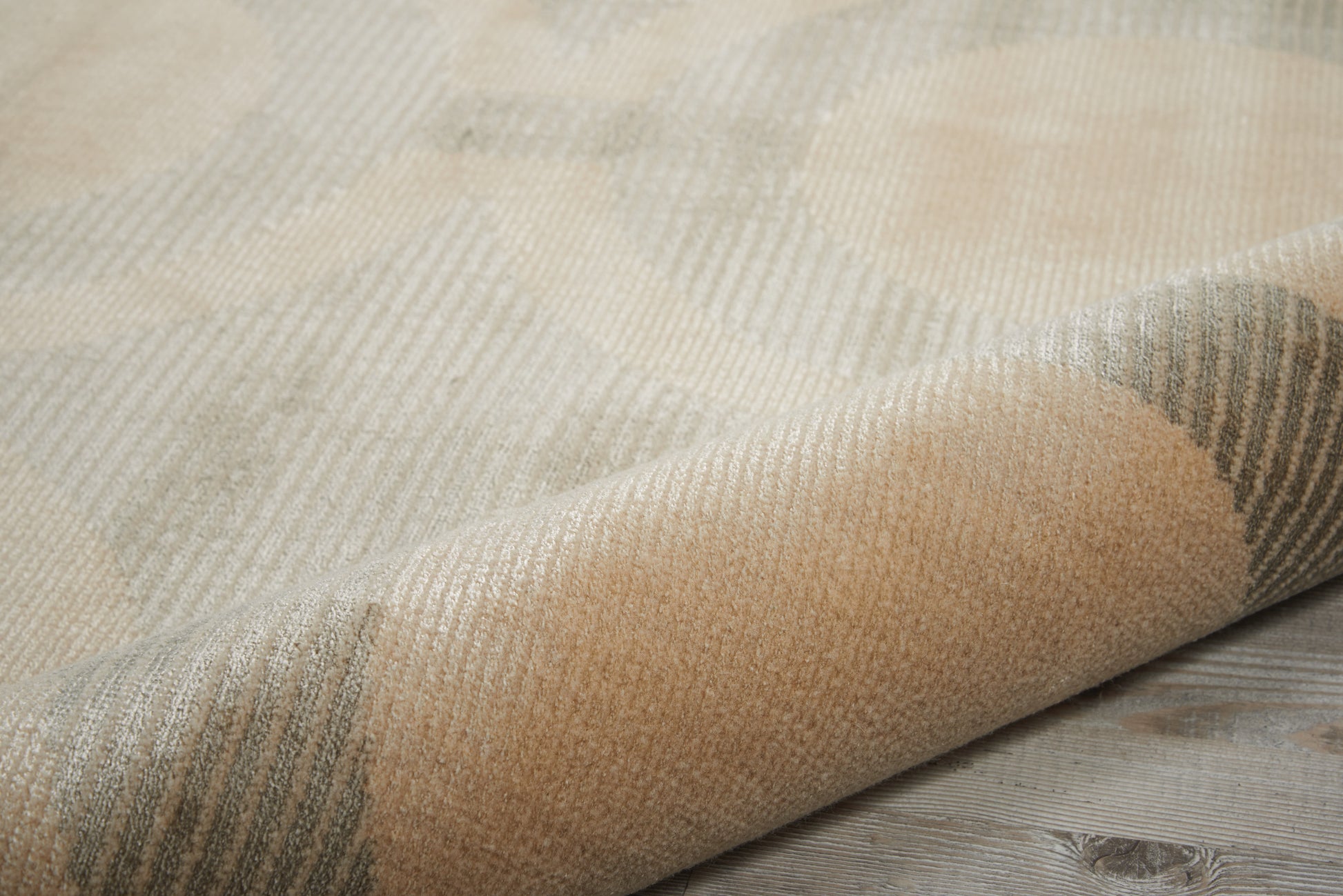 Nourison Home Luminance  Cream Grey  Transitional