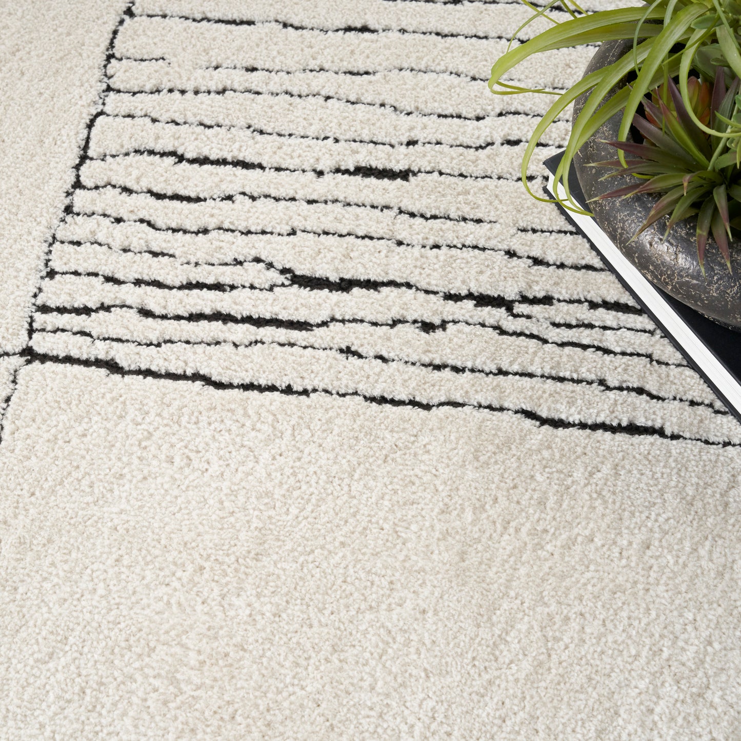 Nourison Home Modern Comfort  Ivory Black  Contemporary