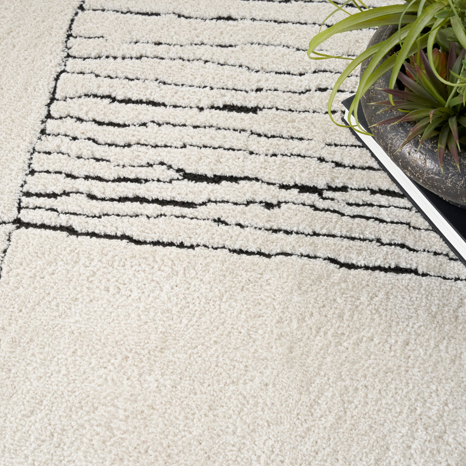 Nourison Home Modern Comfort  Ivory Black  Contemporary