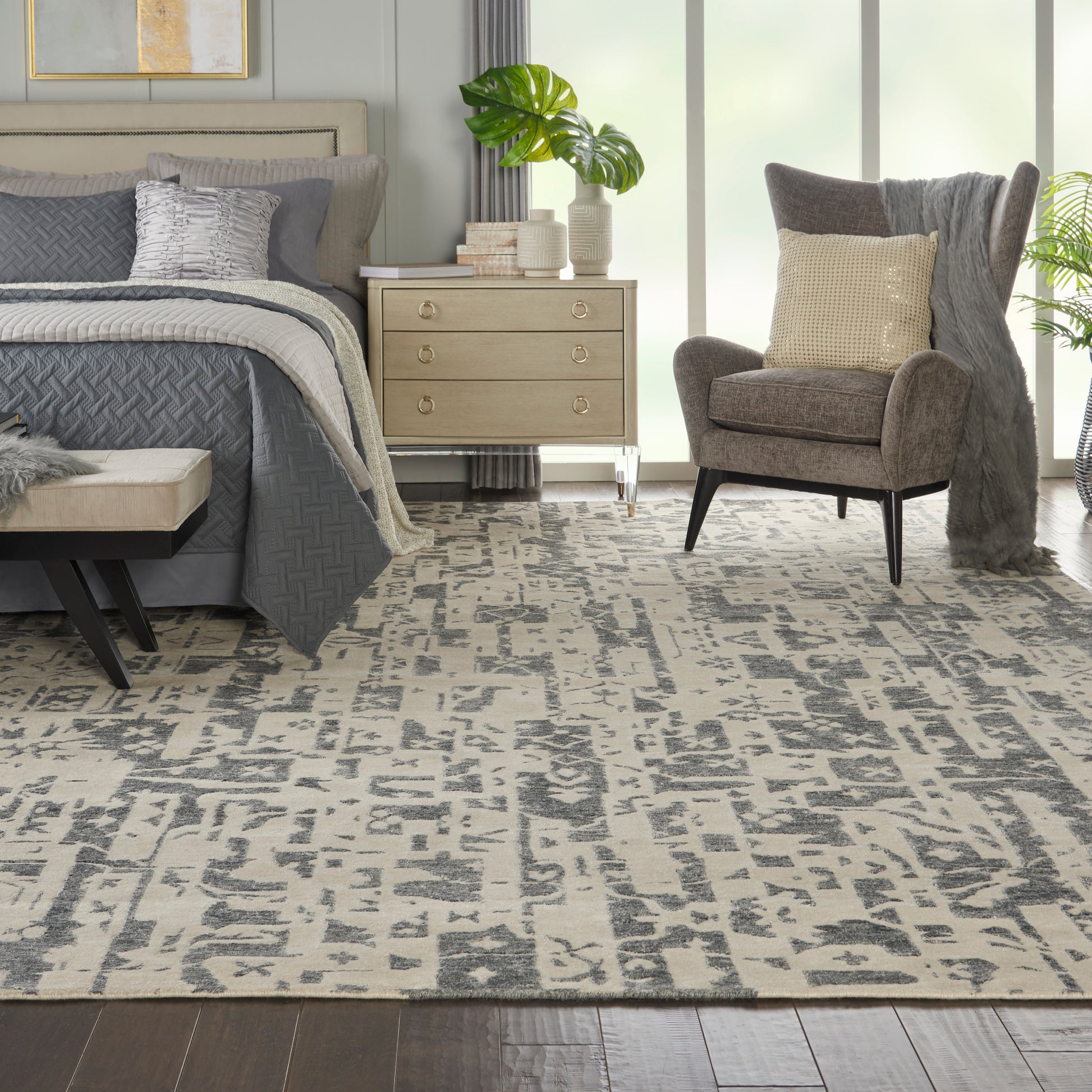 Nourison Home Silk Shadows  Ivory Grey  Transitional