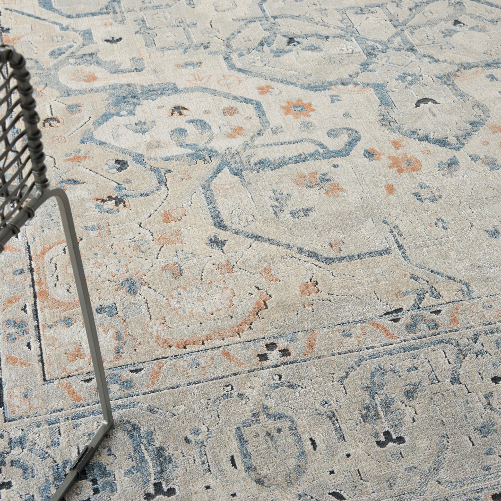 Nourison Home Malta  Ivory Grey  Traditional