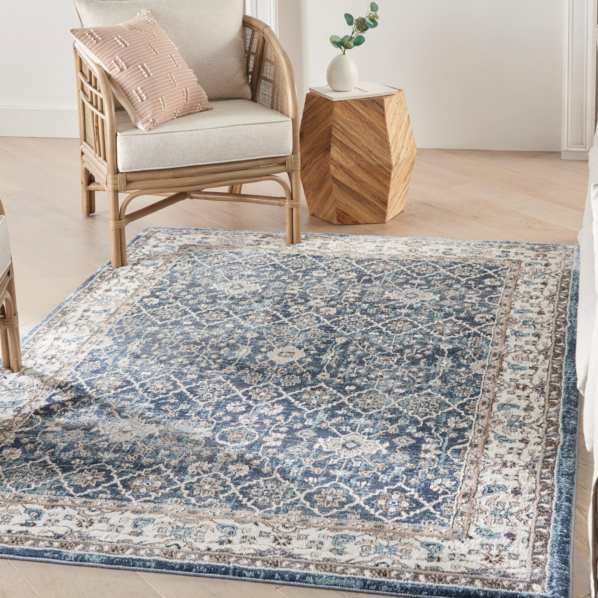 Nourison Home American Manor  Blue Ivory  Traditional