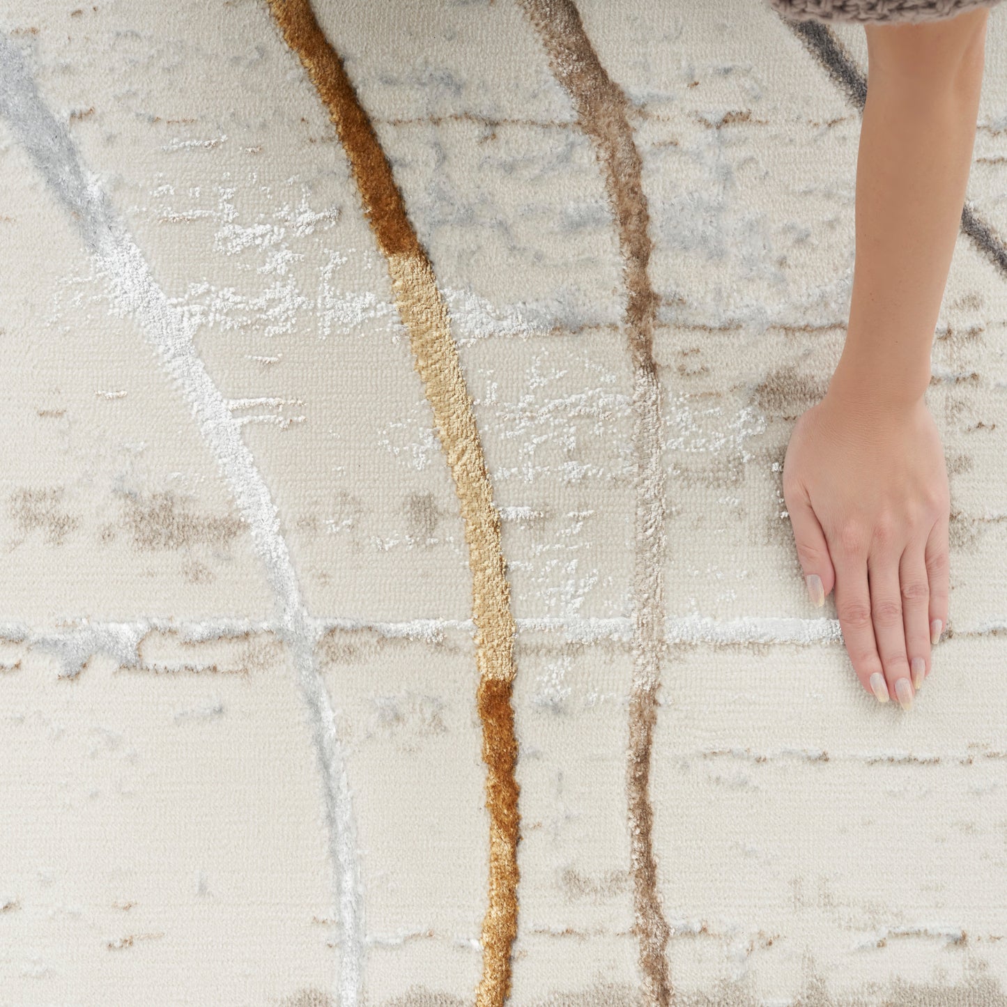 Nourison Home Glitz  Ivory Multi  Contemporary