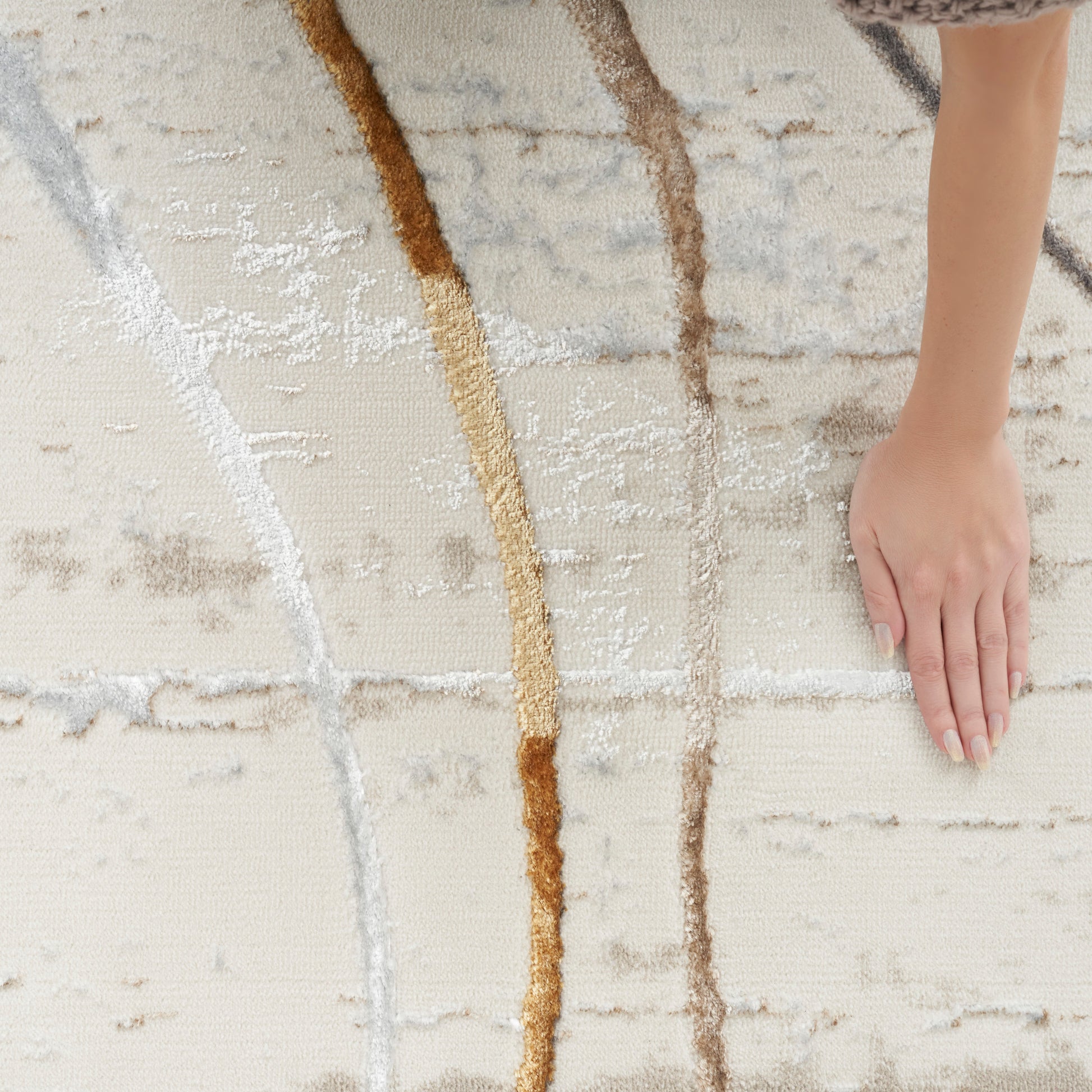 Nourison Home Glitz  Ivory Multi  Contemporary