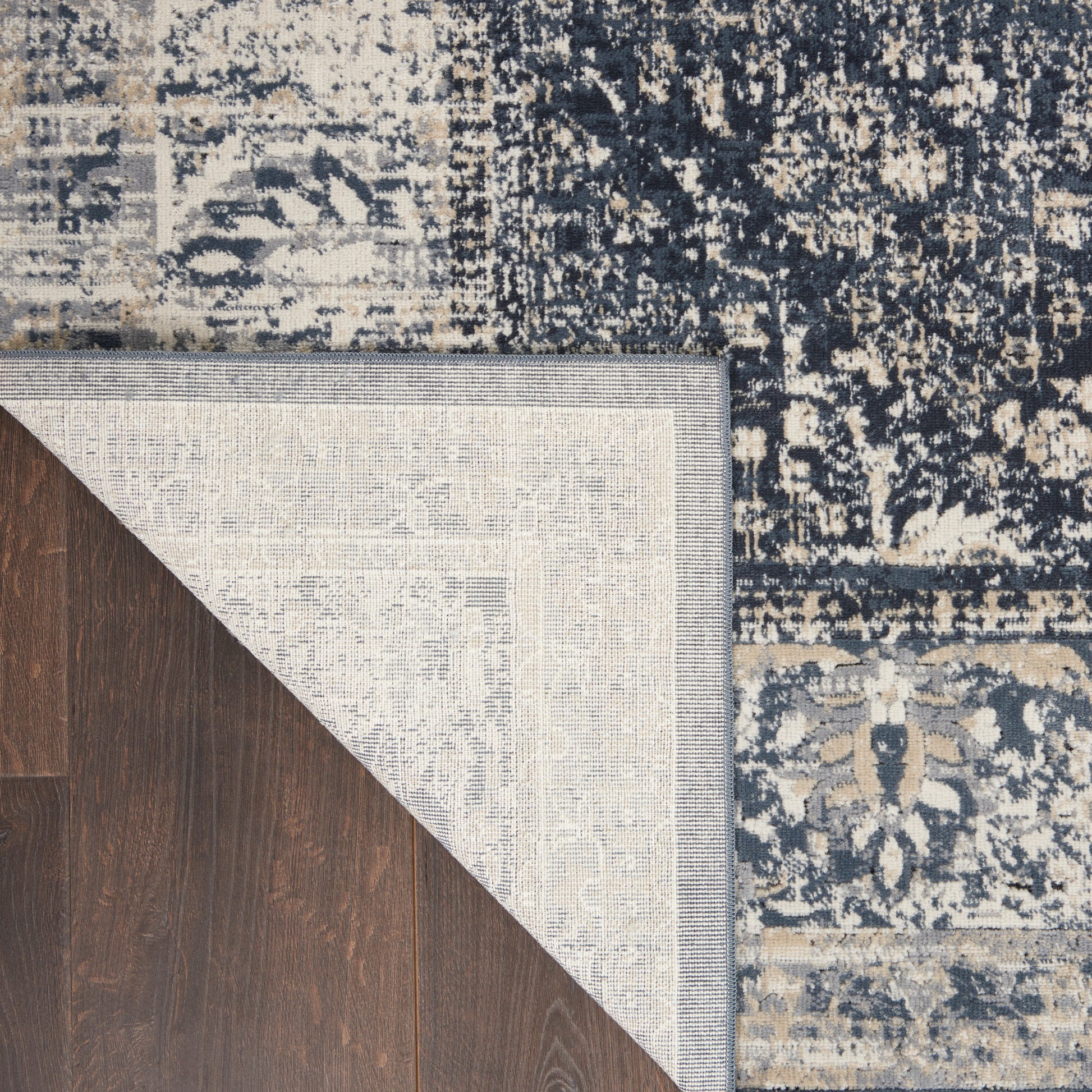 Nourison Home Malta  Navy Ivory  Traditional