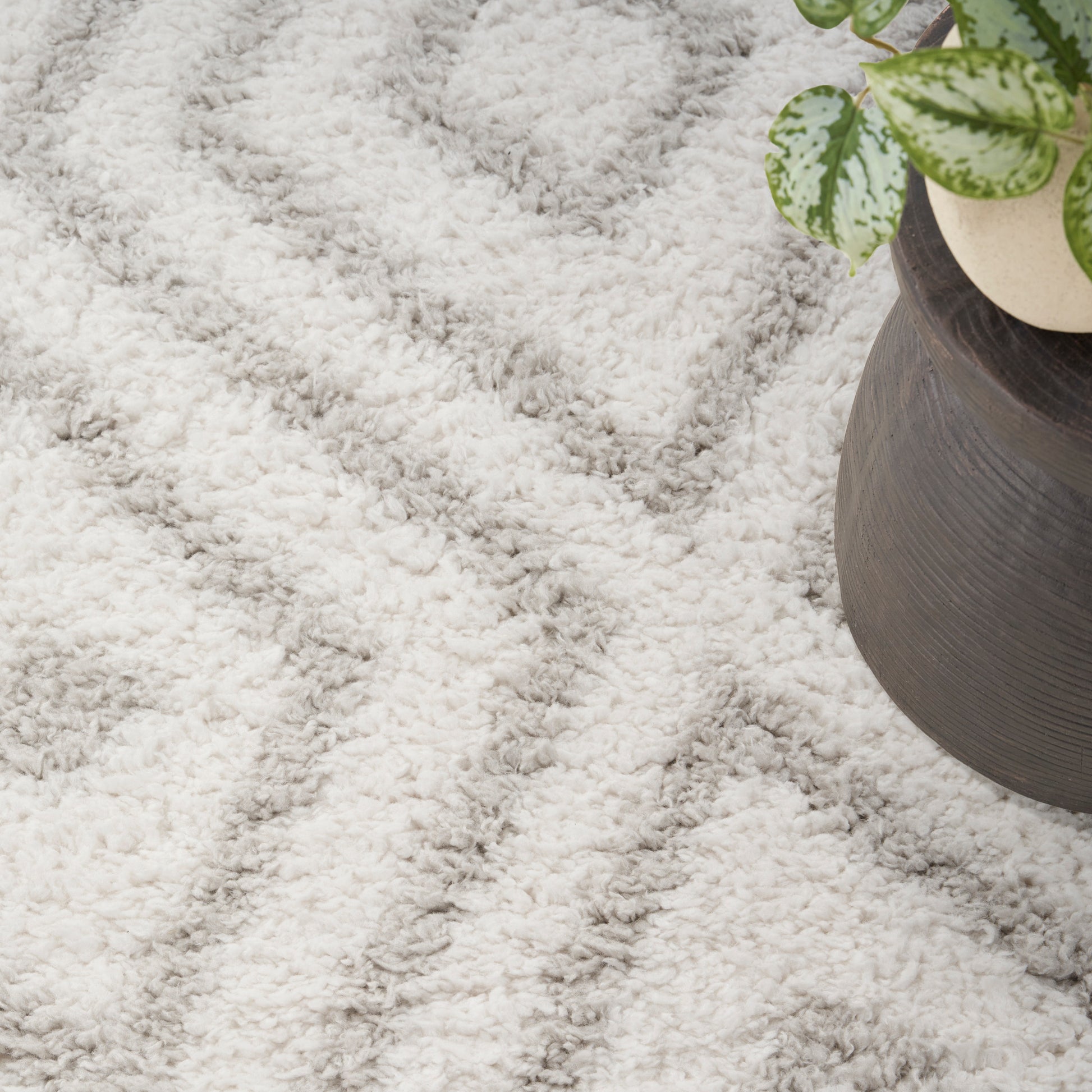 Nourison Home Modern Shag  Ivory Silver  Contemporary