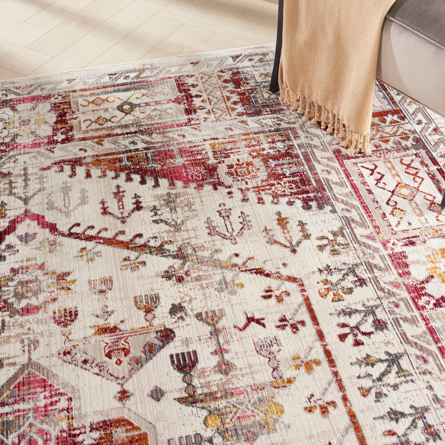 Nourison Home Vintage Kashan  Ivory Red  Traditional