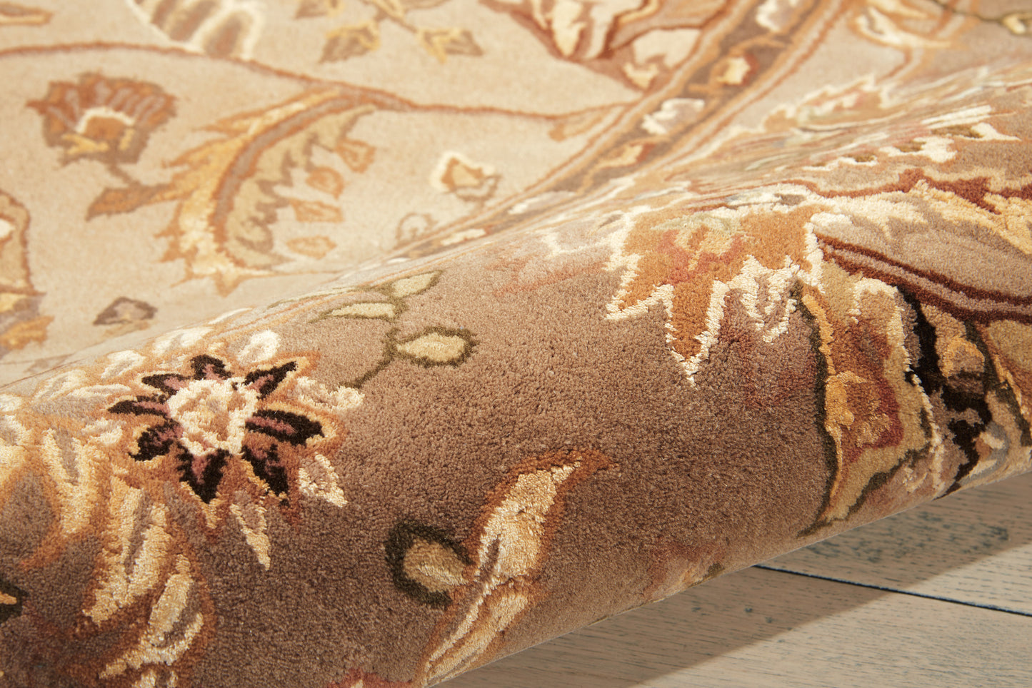 Nourison Home Nourison 2000  Light Gold  Traditional