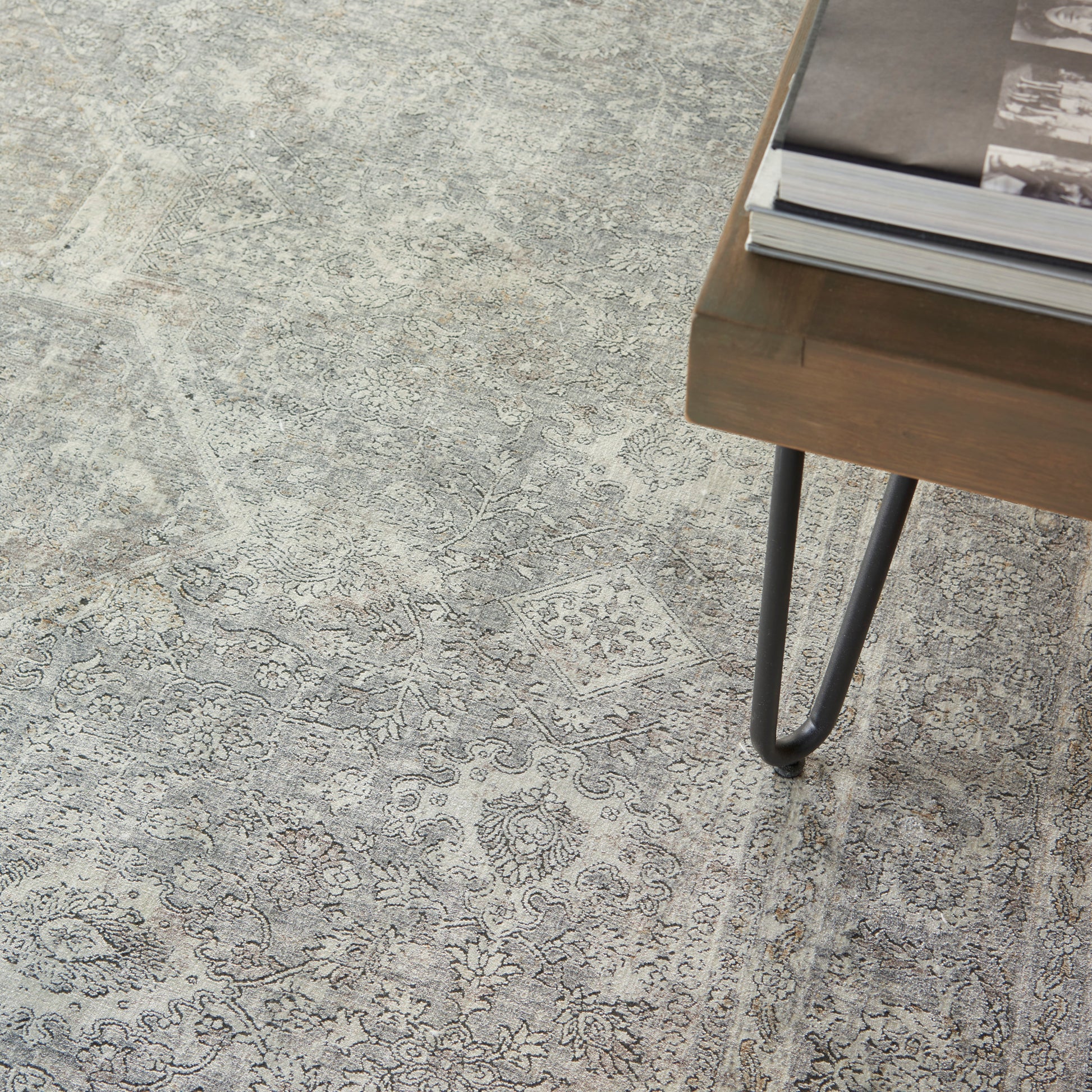 Nourison Home Starry Nights  Silver Cream  Traditional