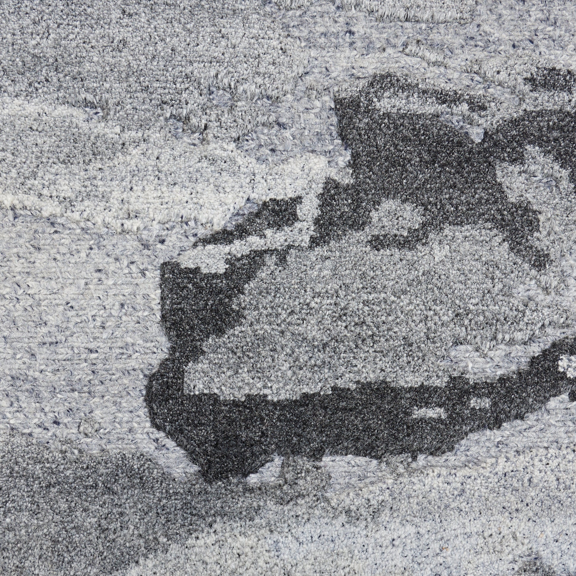 Nourison Home Divine  Smoke  Contemporary