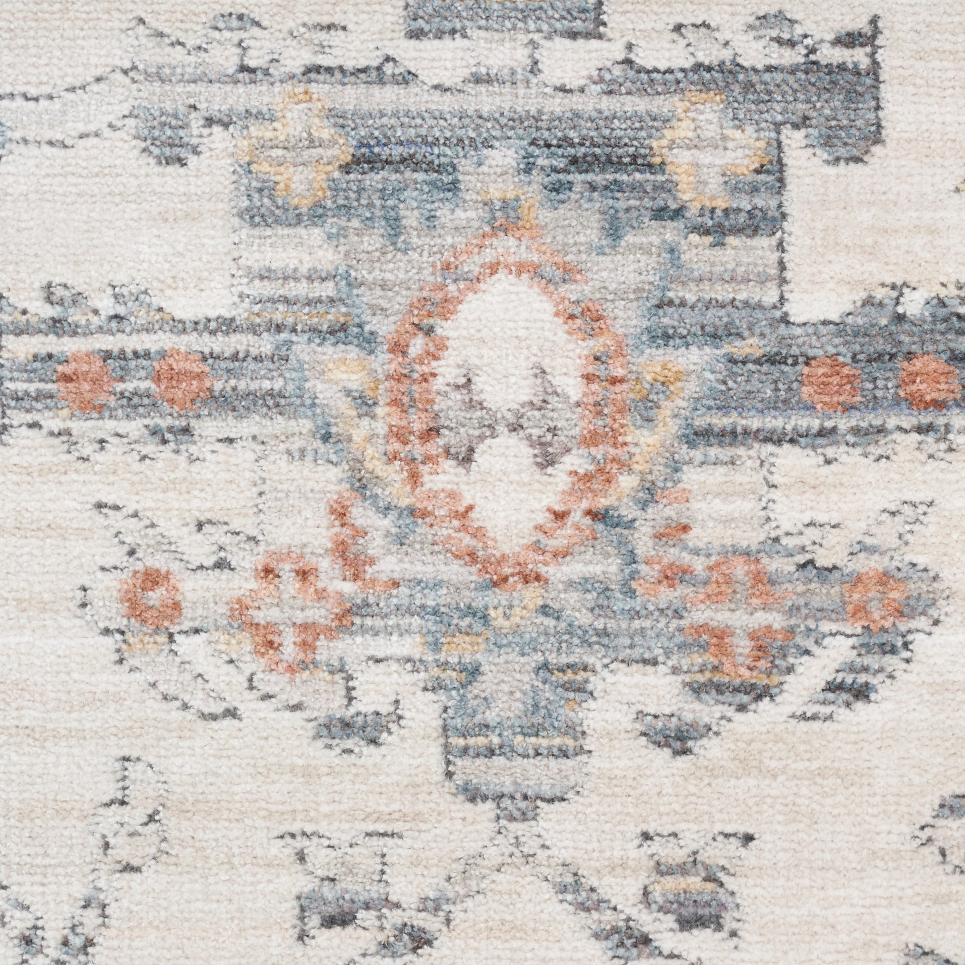 Nourison Home Elegant Heirlooms  Ivory Grey  Traditional