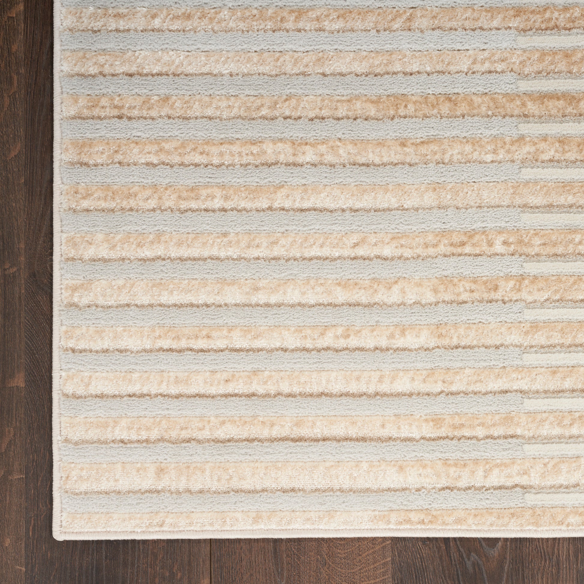 Nourison Home Splash  Beige Silver  Contemporary