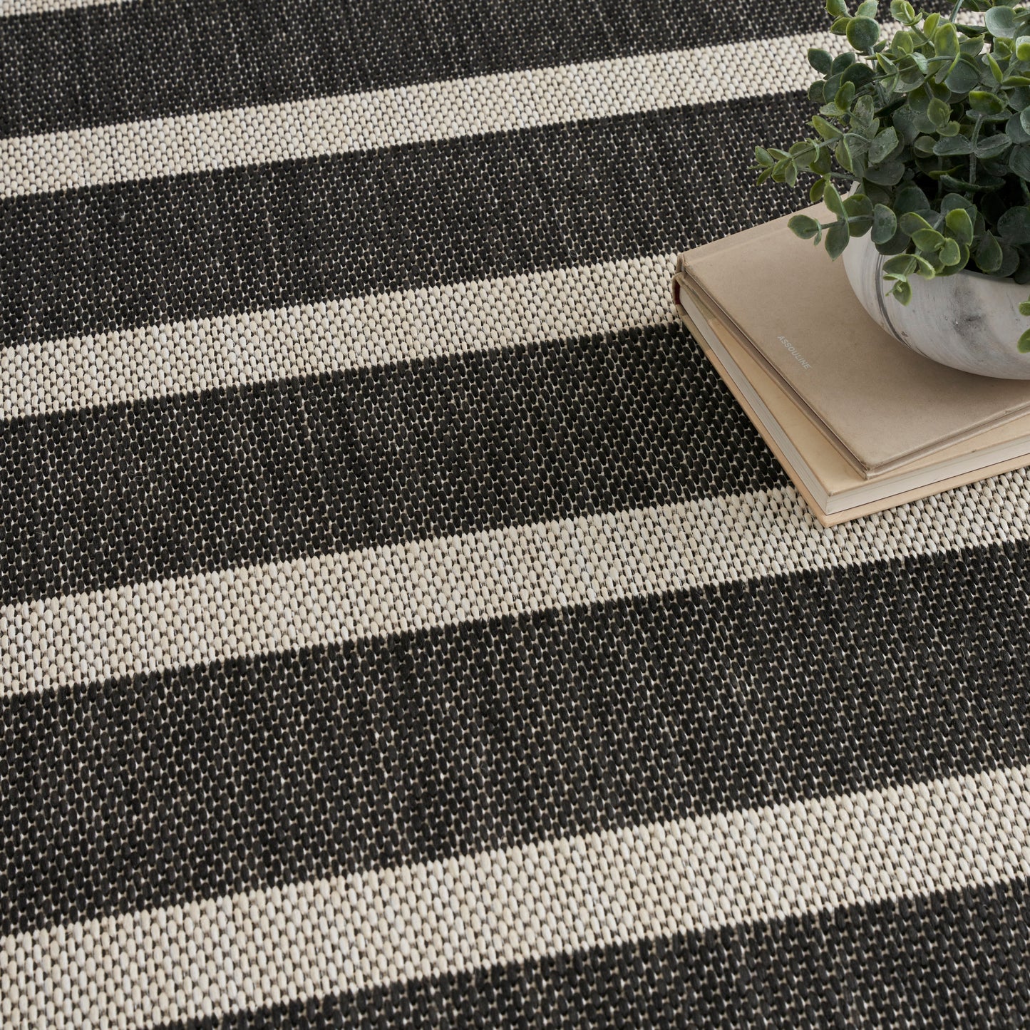 Nourison Home Positano  Black Ivory  Contemporary