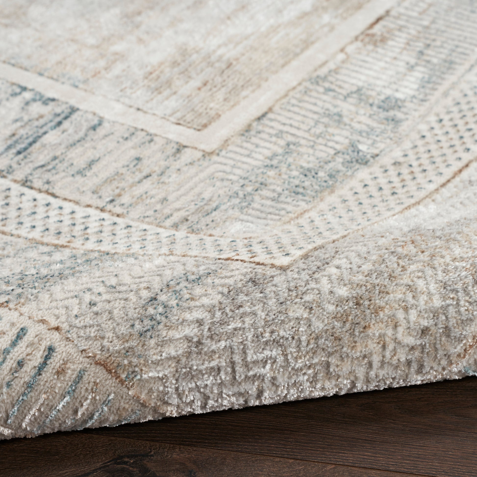 Nourison Home Glitz  Ivory Multicolor  Contemporary