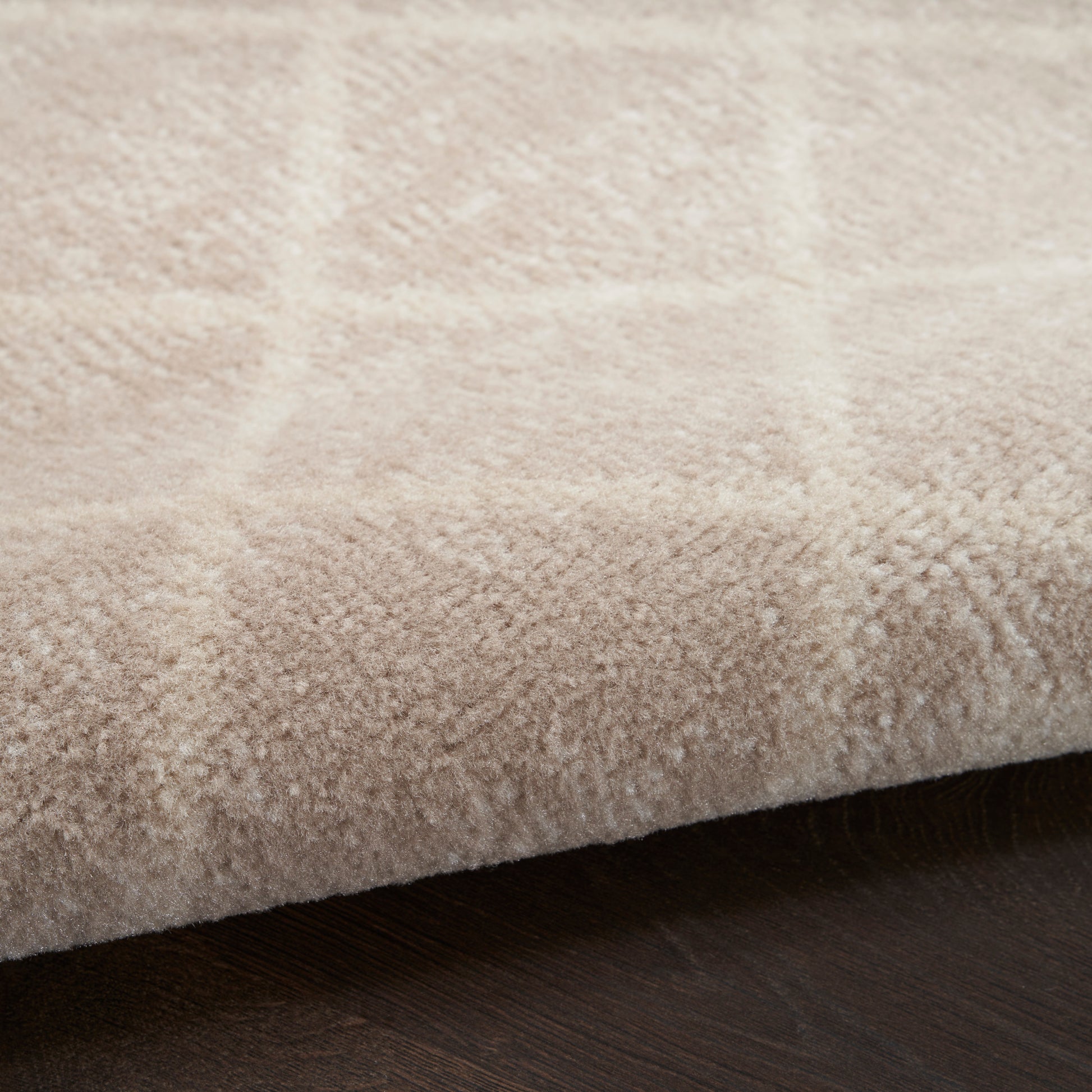 Nourison Home Grafix  Beige  Transitional