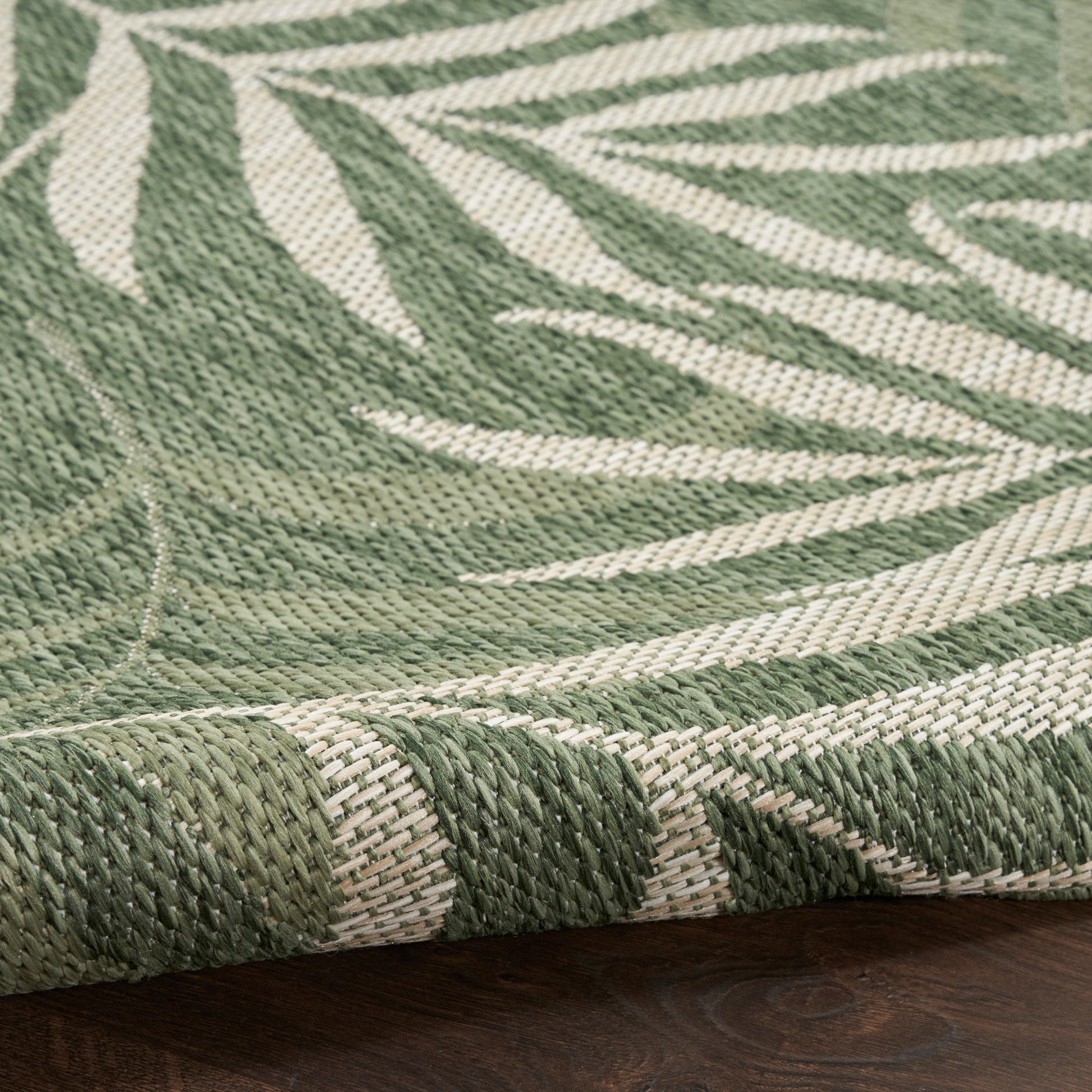 Nourison Home Garden Oasis  Green Ivory  Contemporary