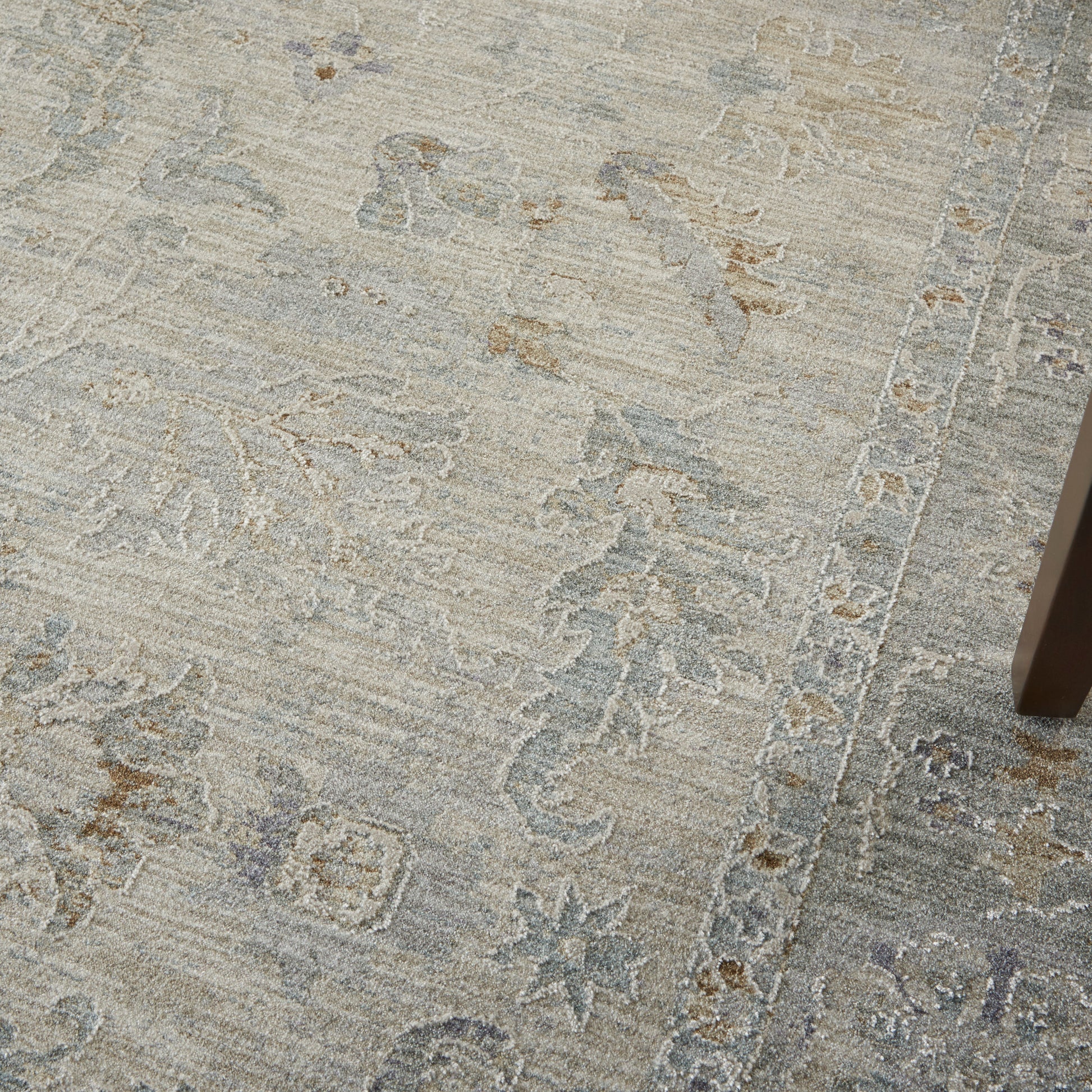 Nourison Home Infinite  Light Grey  Traditional