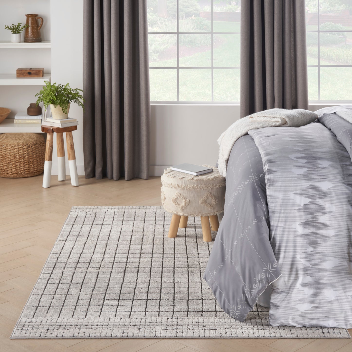 Nourison Home Quarry  Ivory Grey  Contemporary