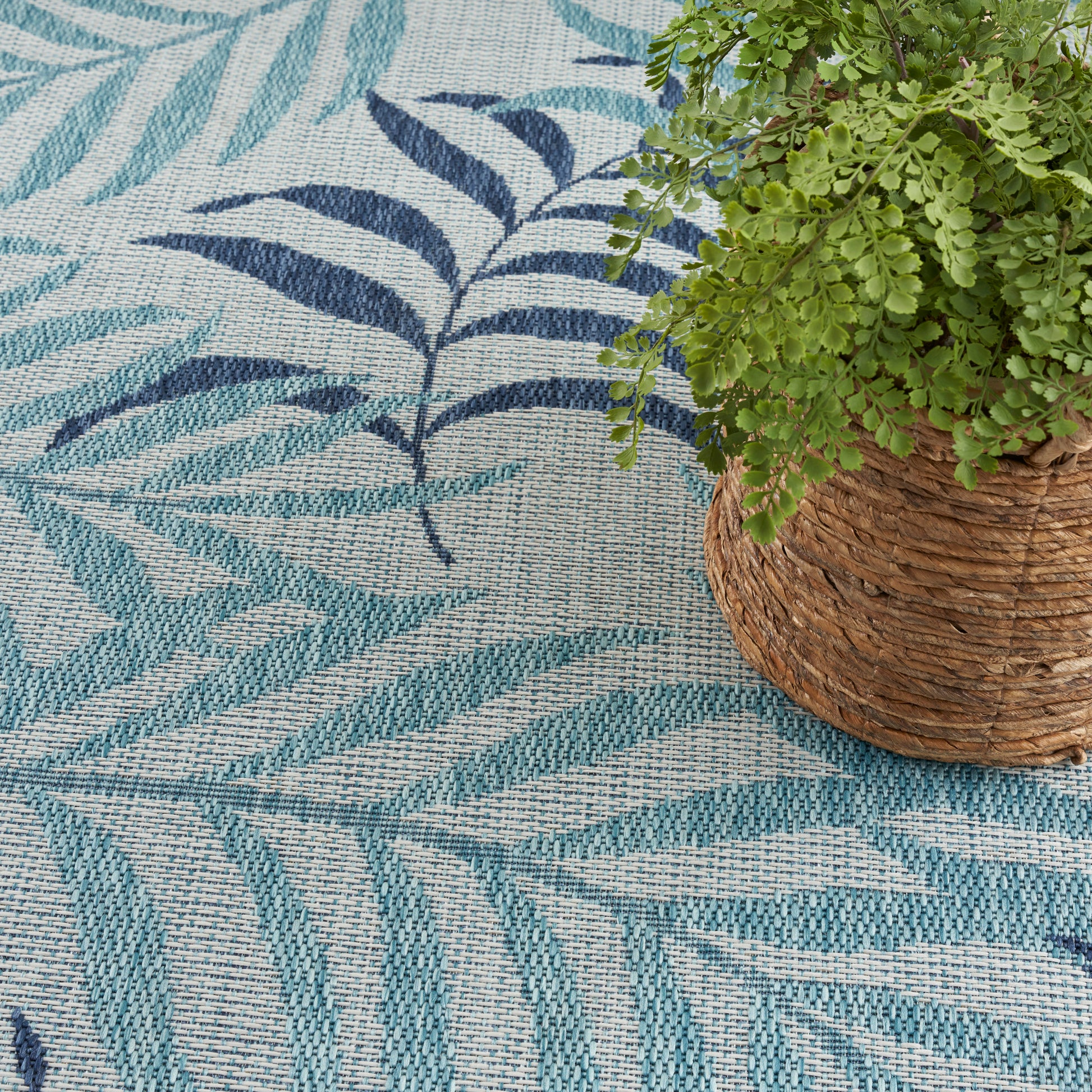 Nourison Home Garden Oasis  Blue  Contemporary