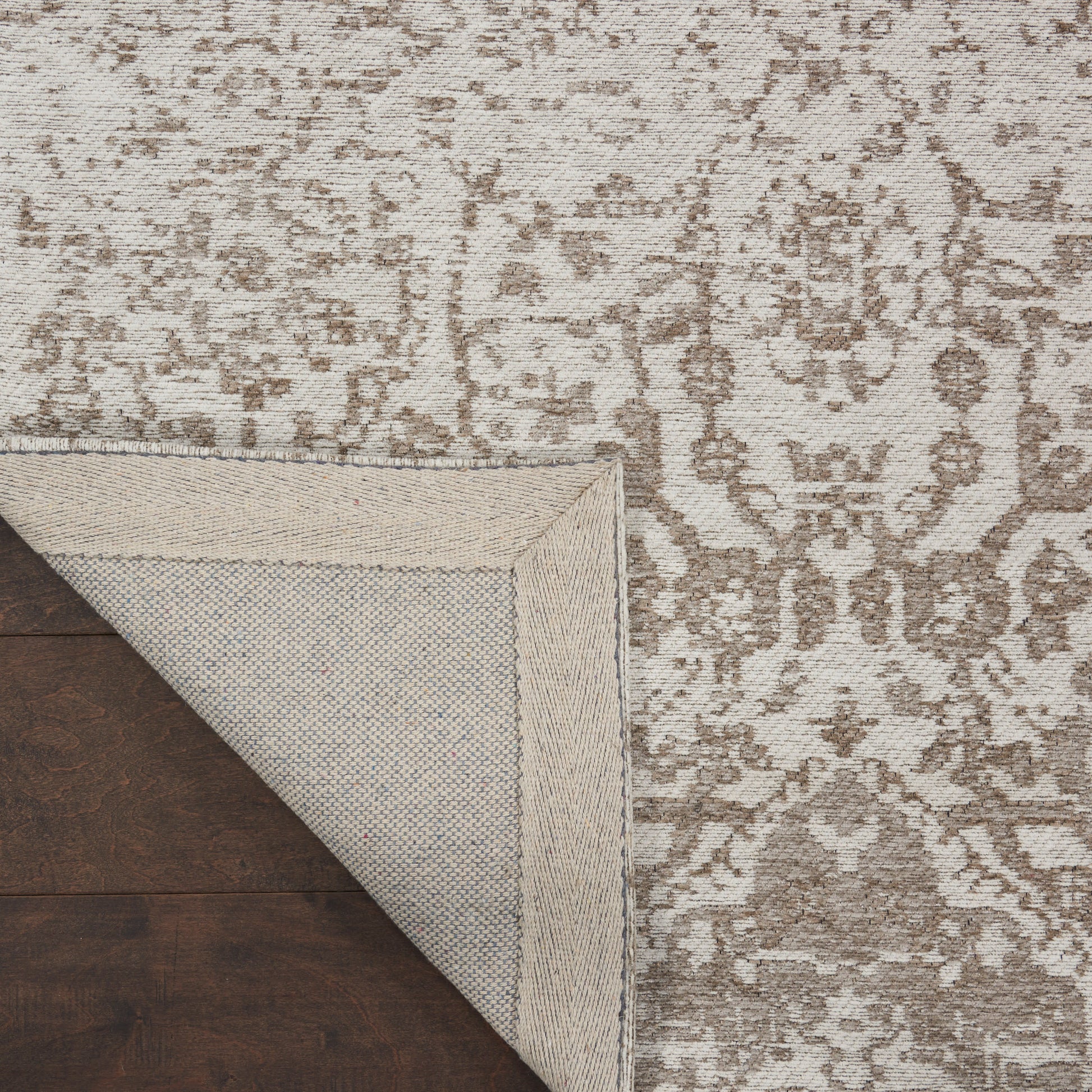 Nourison Home Damask  Ivory  Transitional