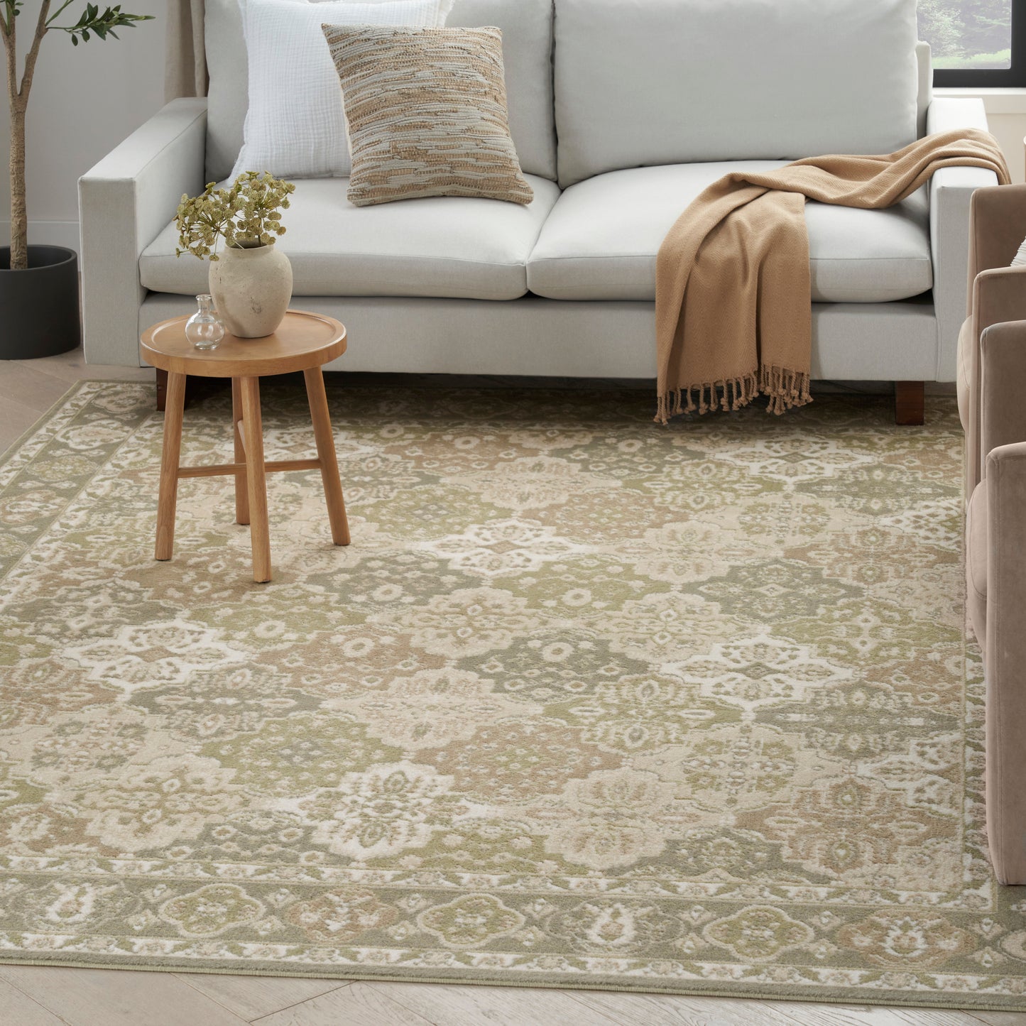 Nourison Home Grafix  Green  Traditional