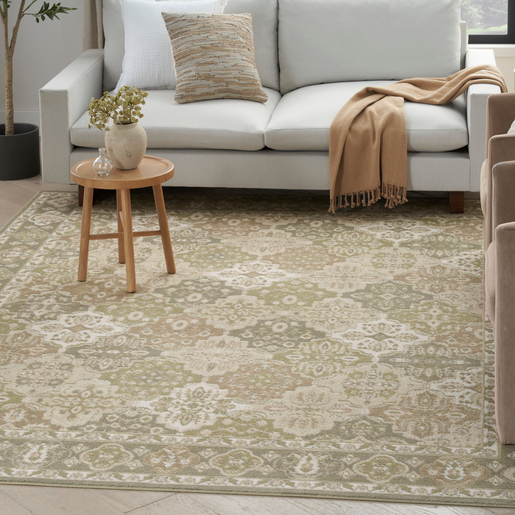 Nourison Home Grafix  Green  Traditional