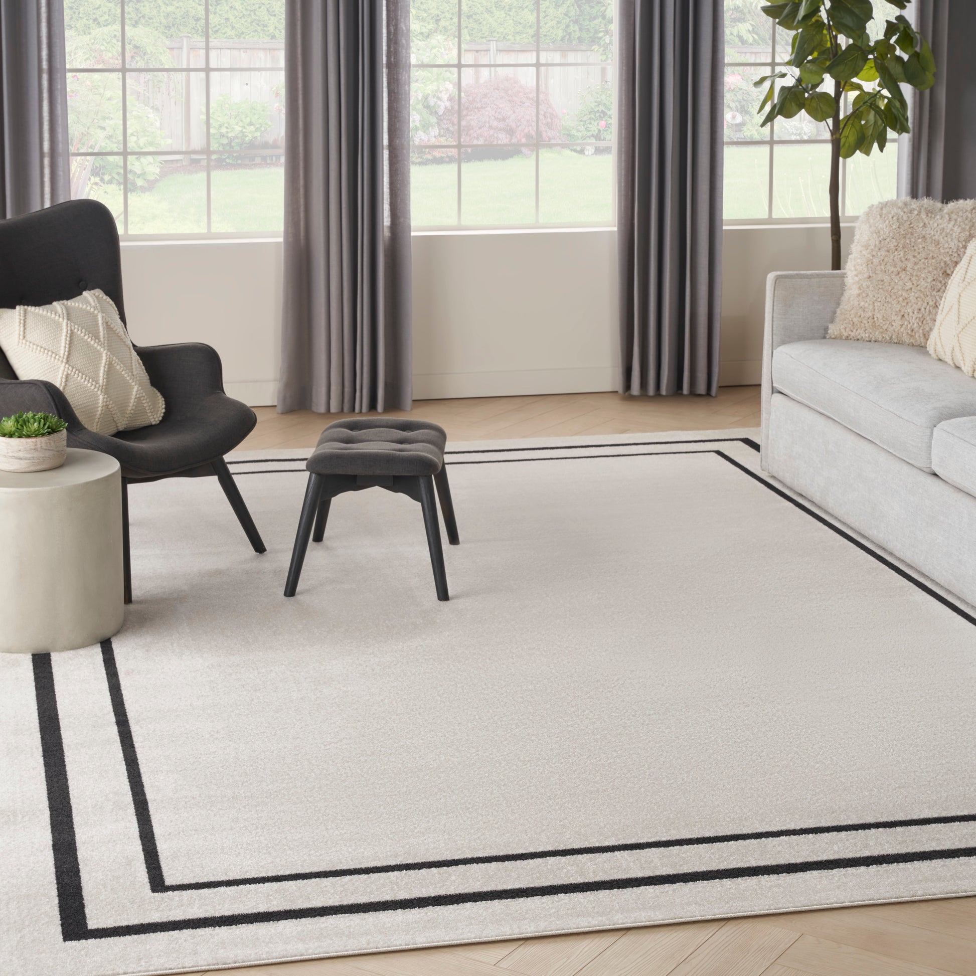 Nourison Home Nourison Essentials  Ivory Black  Contemporary