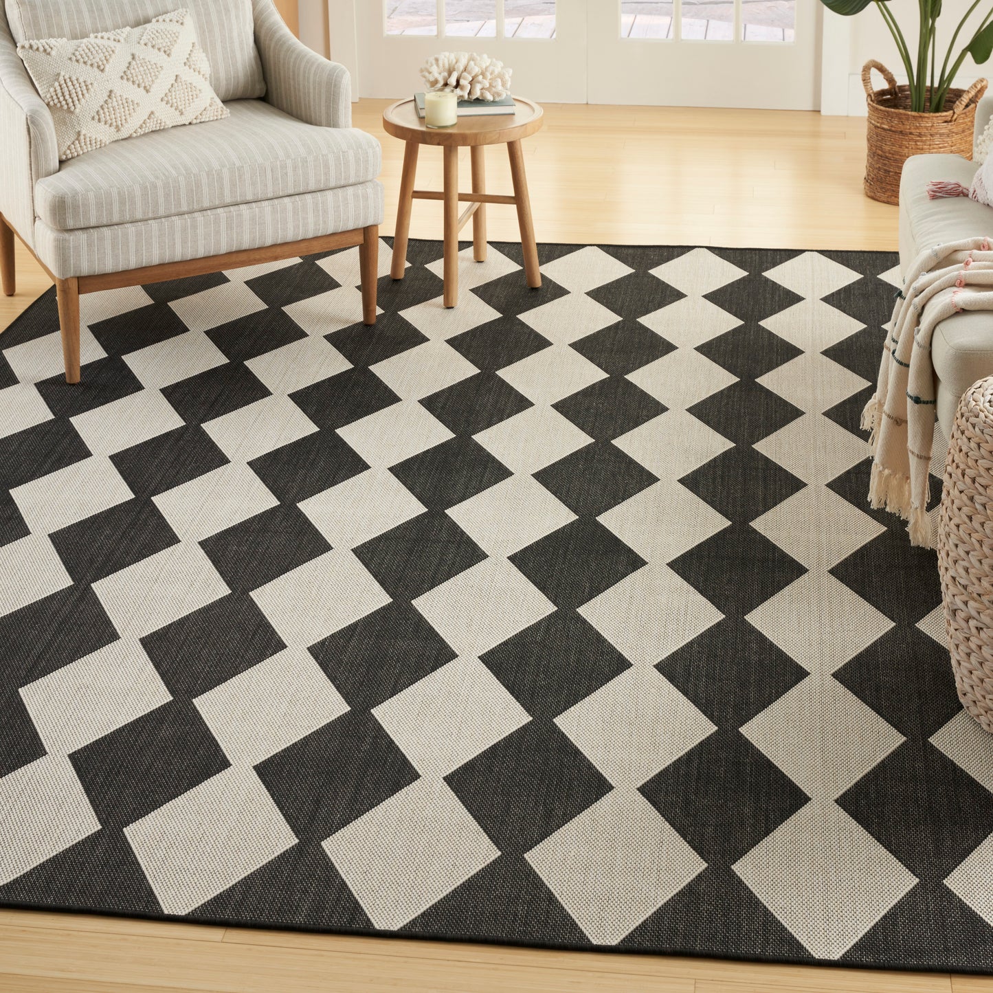 Nourison Home Positano  Black  Contemporary