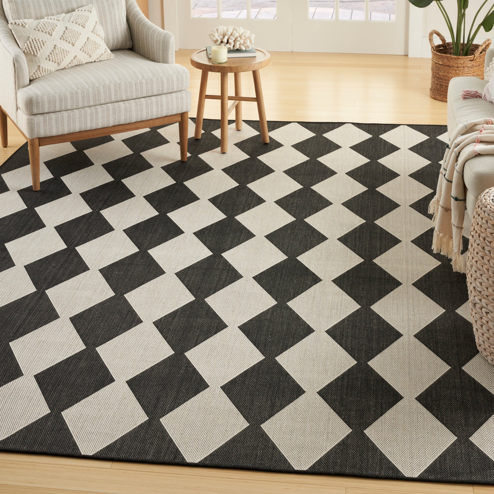 Nourison Home Positano  Black  Contemporary