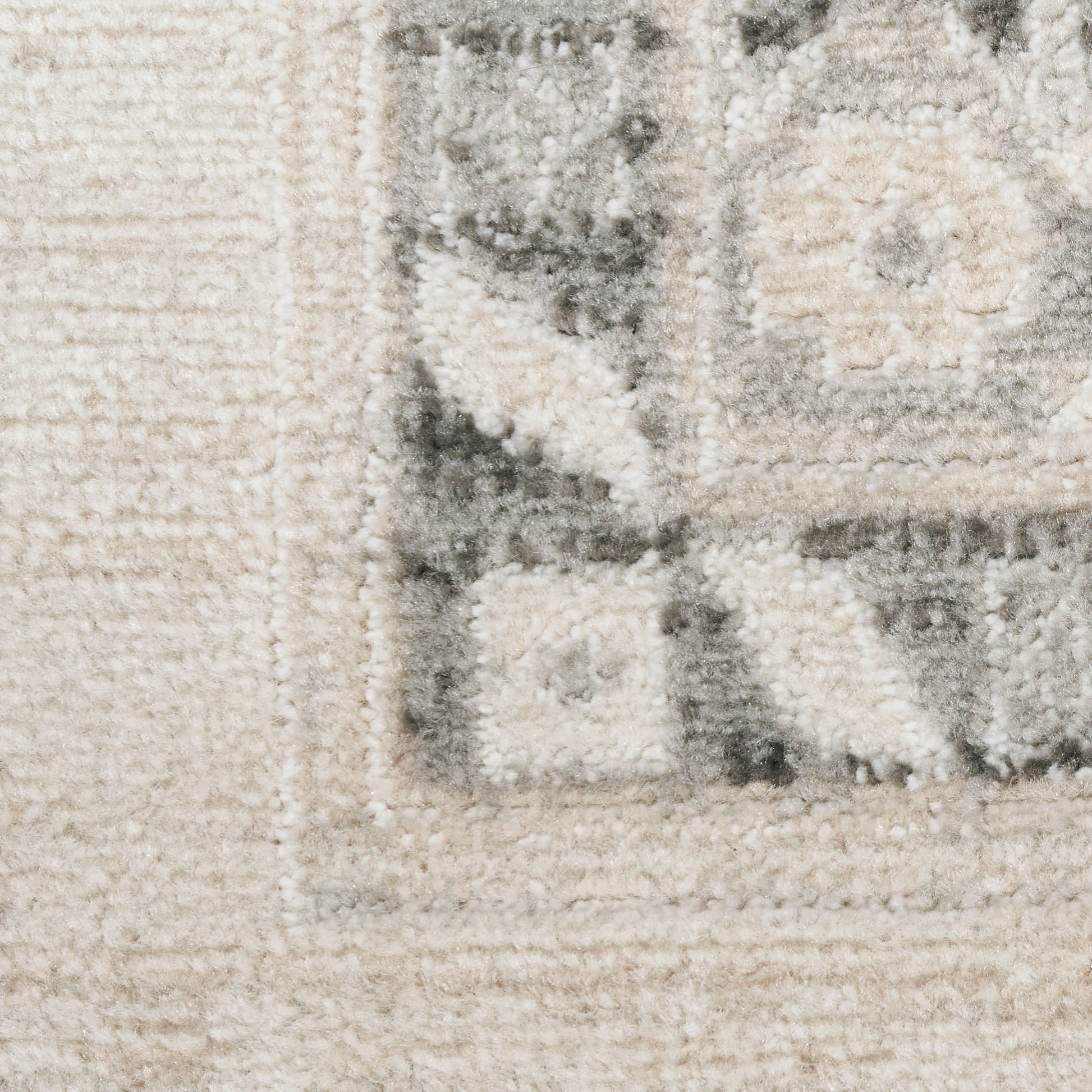 Nourison Home Serenity Home  Ivory Grey  Traditional